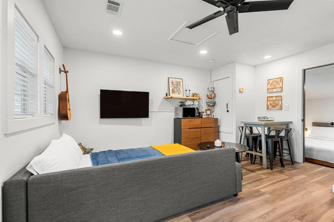 New! The Yellow Door- Downtown Wimberley W/ River Access Exterior photo